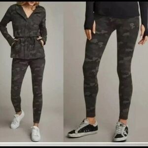 Cabi ATC Gray Camouflage Leggings Size M